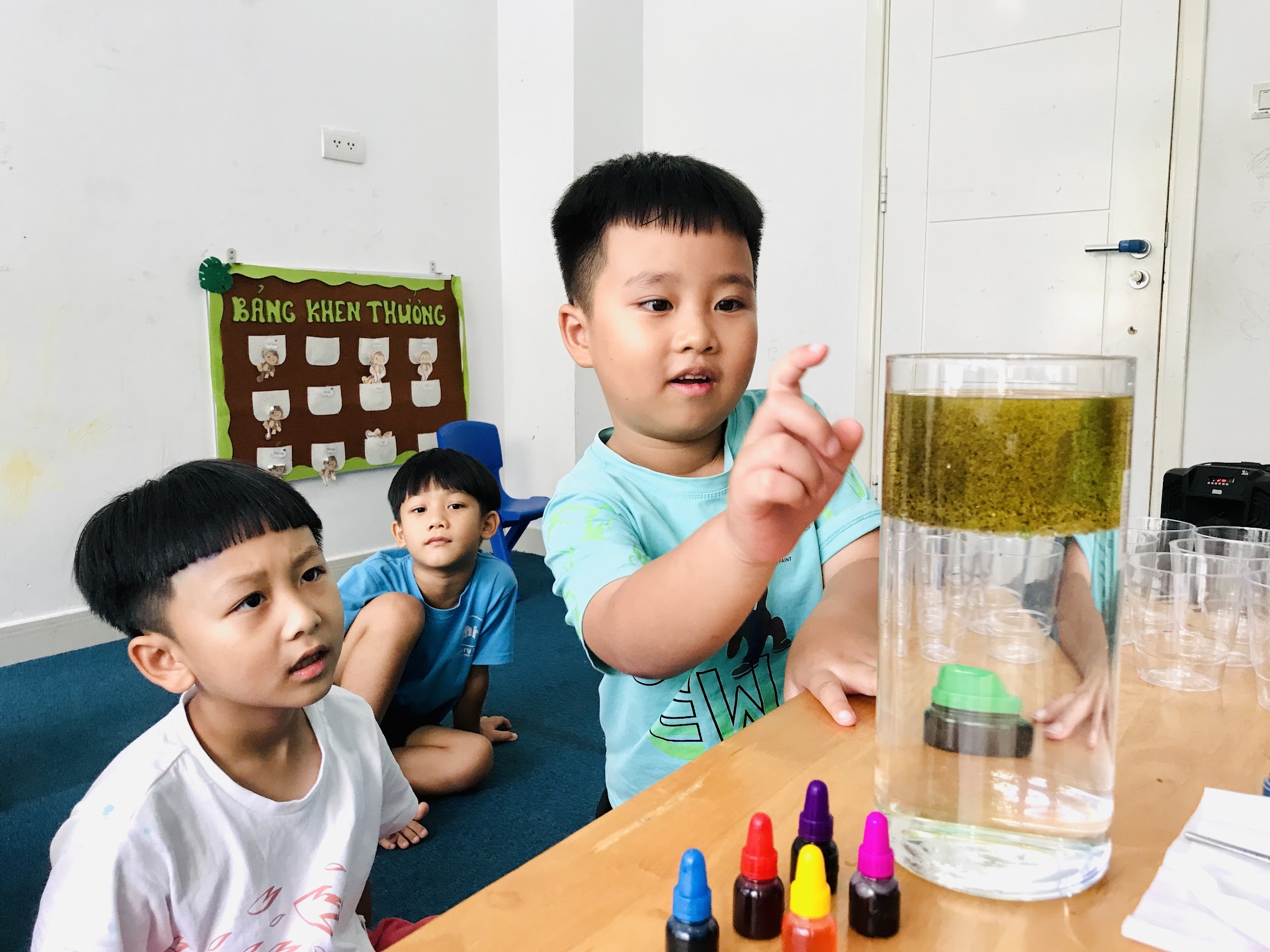 Học thông qua thực hành
